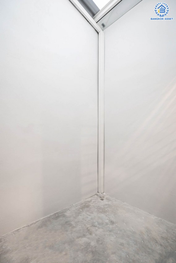 บ้านมือสองตกแต่งใหม่ ทาวน์เฮ้าส์ทำเลโซนเมือง! โครงการ เกร็ดแก้วการ์เด้น รัตนาธิเบศร์ ที่สุดของความคุ้ม เนื้อที่ 17 ตร.ว. พื้นที่ใช้สอย 116 ตร.ม. ฟังก์ชัน 2 ห้องนอน 2 ห้องน้ำ 1 ที่จอดรถ บนทำเลศักยภาพ ติดถนนรัตนาธิเบศร์ ใกล้ทางด่วน "งามวงศ์วาน" เซ็นทรัลรัตนาธิเบศร์ และรถไฟฟ้าสายสีม่วง "สถานีบางกระสอ"...